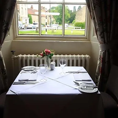 Worsley Arms Hotel 3*
